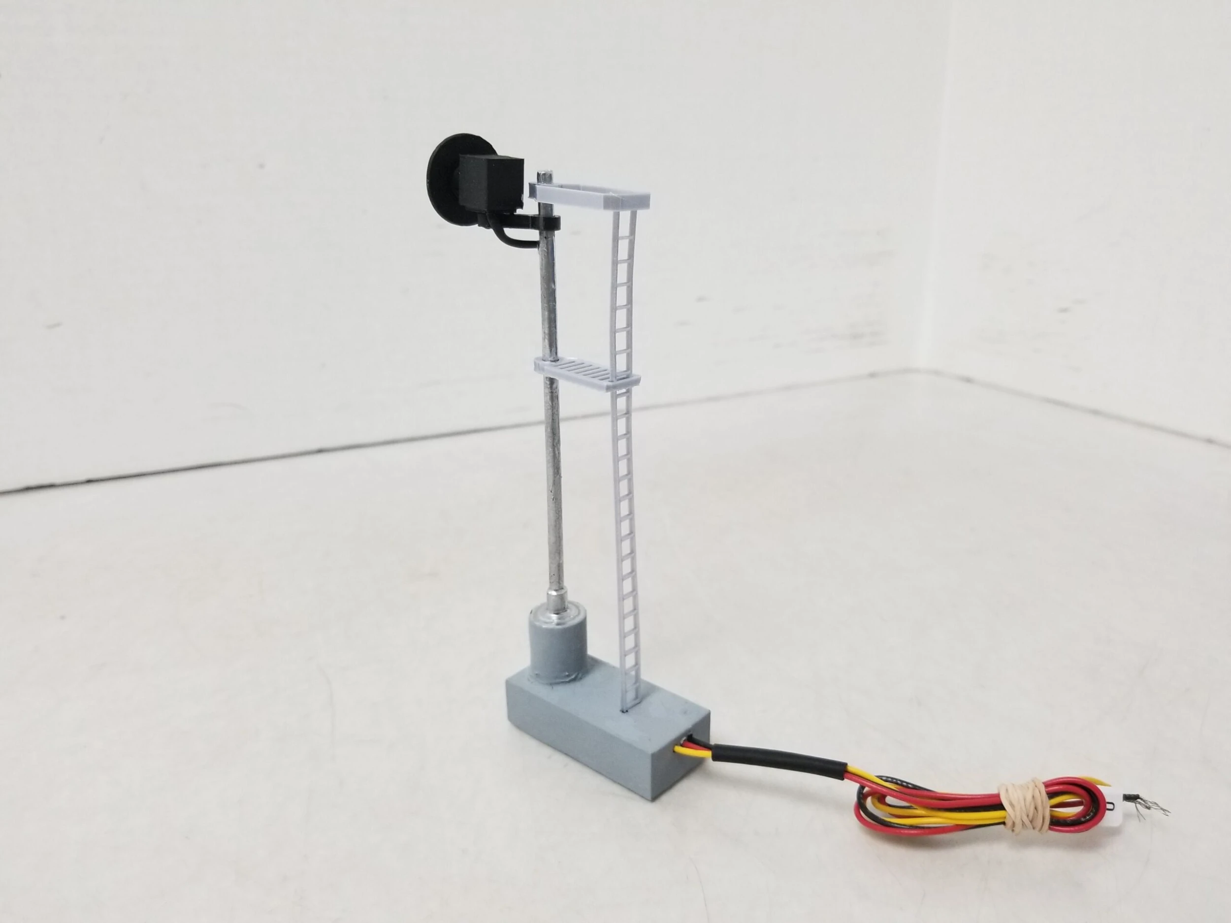 K & R Custom Models 101 Model Searchlight Signal O Scale 4 K & R Custom Models 101 Model Searchlight Signal O Scale - Image 2