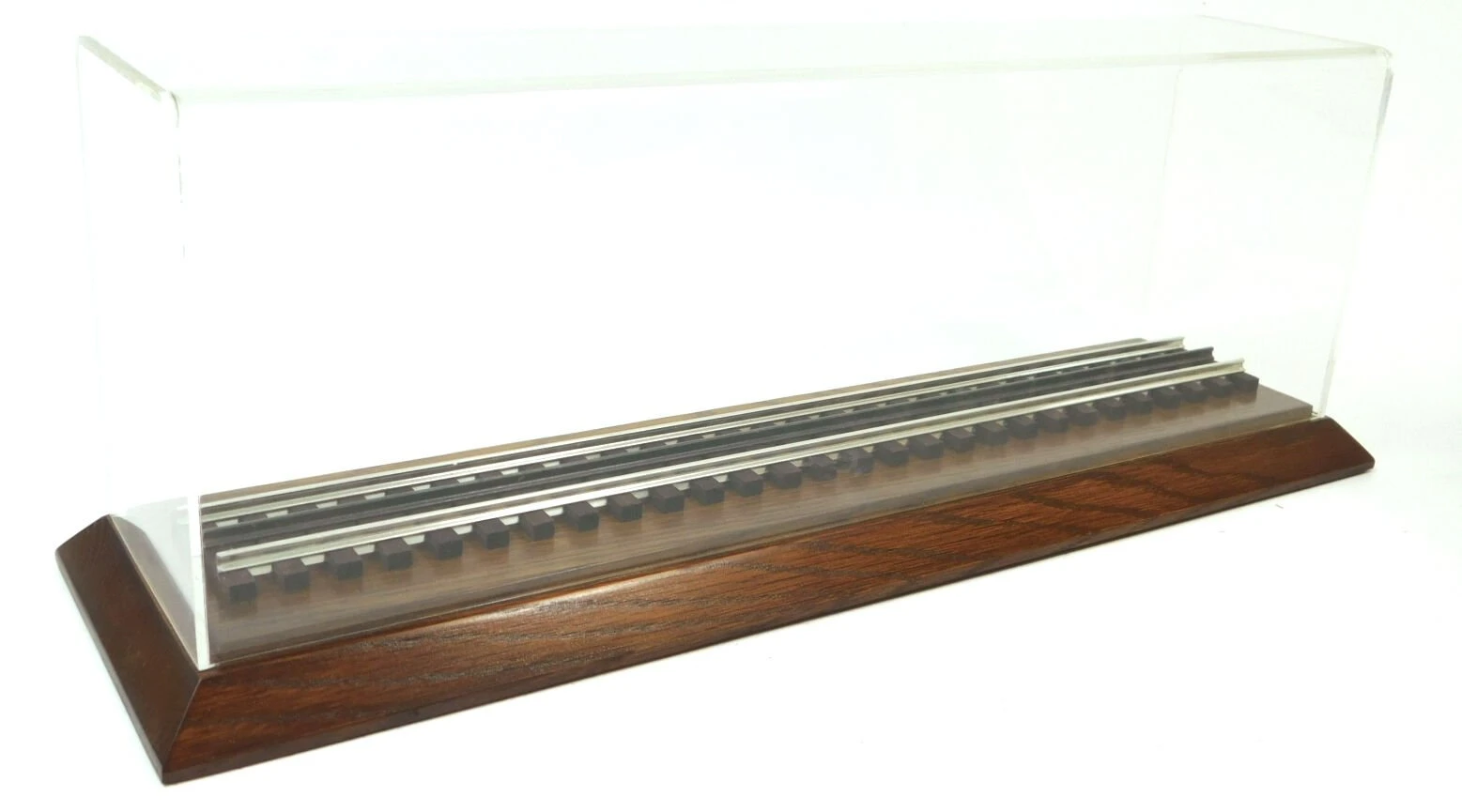 Used Lionel 6-18352 JC Penney TMCC Southern Pacific Commutor Car W/Display Case & Box 10 Used Lionel 6-18352 JC Penney TMCC Southern Pacific Commutor Car W/Display Case & Box - Image 8