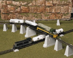 Atlas 80 HO Over N' Under Pier Set 47 Pieces