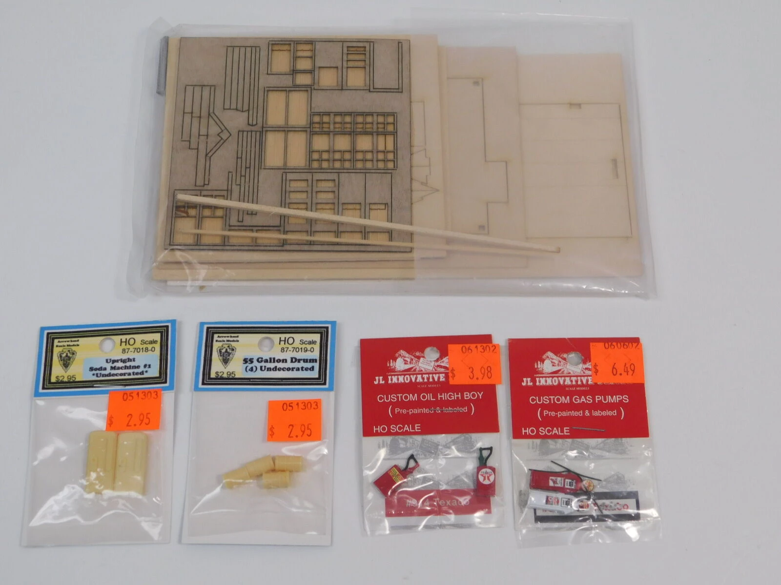 Blair Line HO Scale #180 General Store Kit, With Extra Detail Accessories, W/Box 6 Blair Line HO Scale #180 General Store Kit, With Extra Detail Accessories, W/Box - Image 4