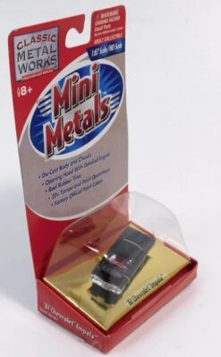 Classic Metal Works #30103 '61 Chevrolet Impala (Dark Grey) 1:87 Scale -Lionel Shop dscn2423 3