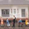 Bachmann 42330 HO Waiting Passengers -Lionel Shop image 42330lg