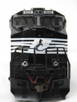 Used Bachmann 65407 HO ES44AC Redecorated NS #8091 W/Box -Lionel Shop used bachmann 65407 08.jpg