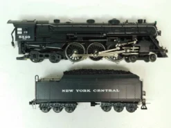 Used Lionel 6-18005 1-700E NYC 4-6-4 Hudson Locomotive W/Display Case & Base -Lionel Shop used lionel 6 18005 2 03.jpg