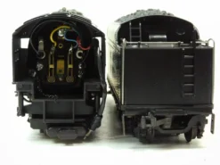 Used Lionel 6-18005 1-700E NYC 4-6-4 Hudson Locomotive W/Display Case & Base -Lionel Shop used lionel 6 18005 2 09.jpg