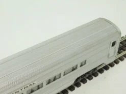 Used Williams O 72' (20in) NYC Century Limited Passenger Car -Lionel Shop used williams nyc cl coach 05.jpg