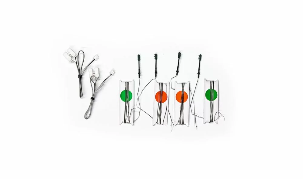 Woodland Scenics JP5651 Pedestal Traffic Lights - HO Scale 5 Woodland Scenics JP5651 Pedestal Traffic Lights - HO Scale - Image 3